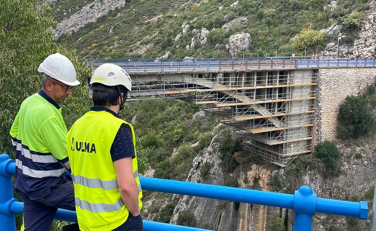 Andaime BRIO de 50.000 kg para reparação da ponte sobre o rio Esera